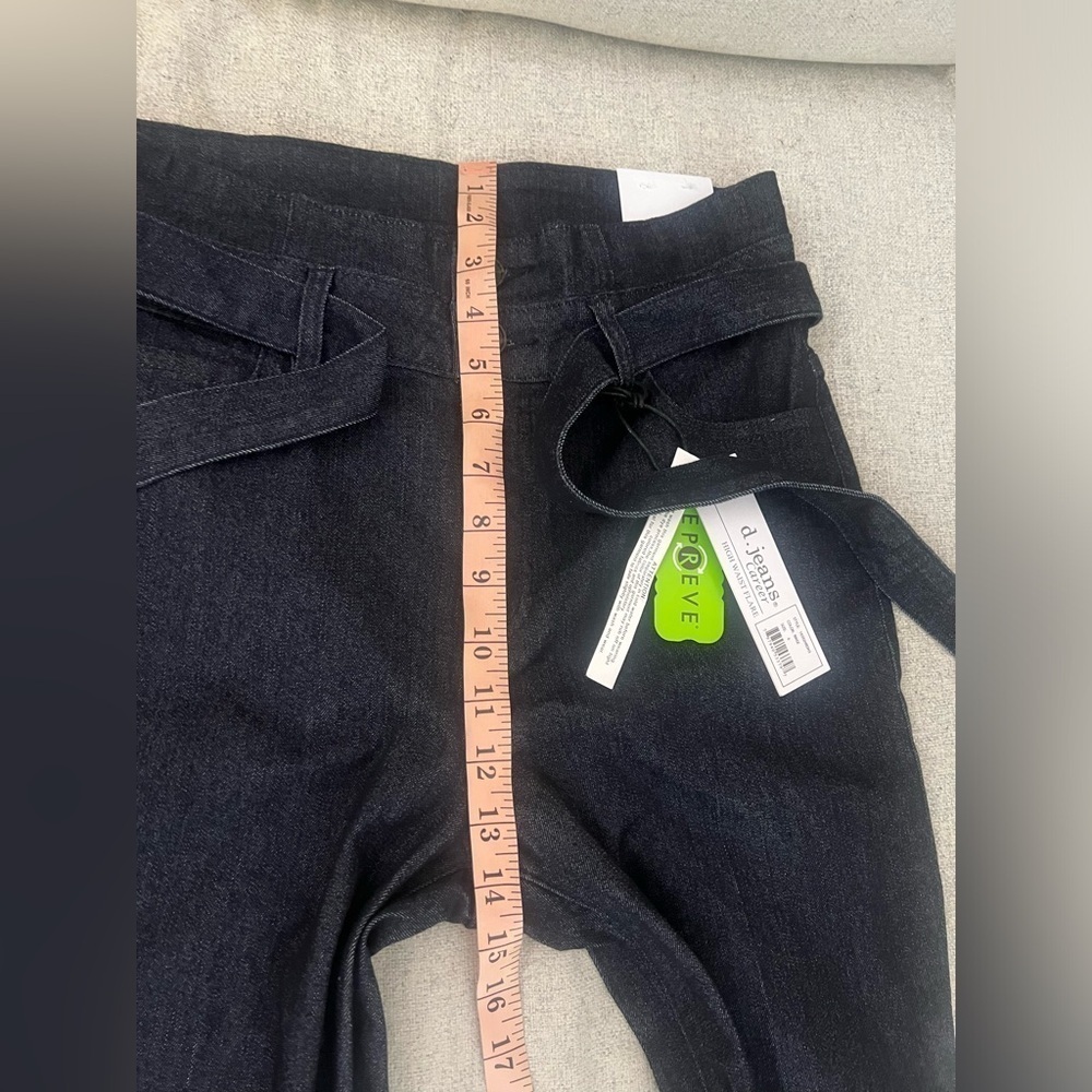 D. Jeans High Waist Flare | Size 6 | Dark Blue | NWT - Picture 7 of 8